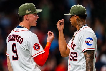 Astros Collapse on Closing Game of Homestand. Fall to Rangers 8-0.
