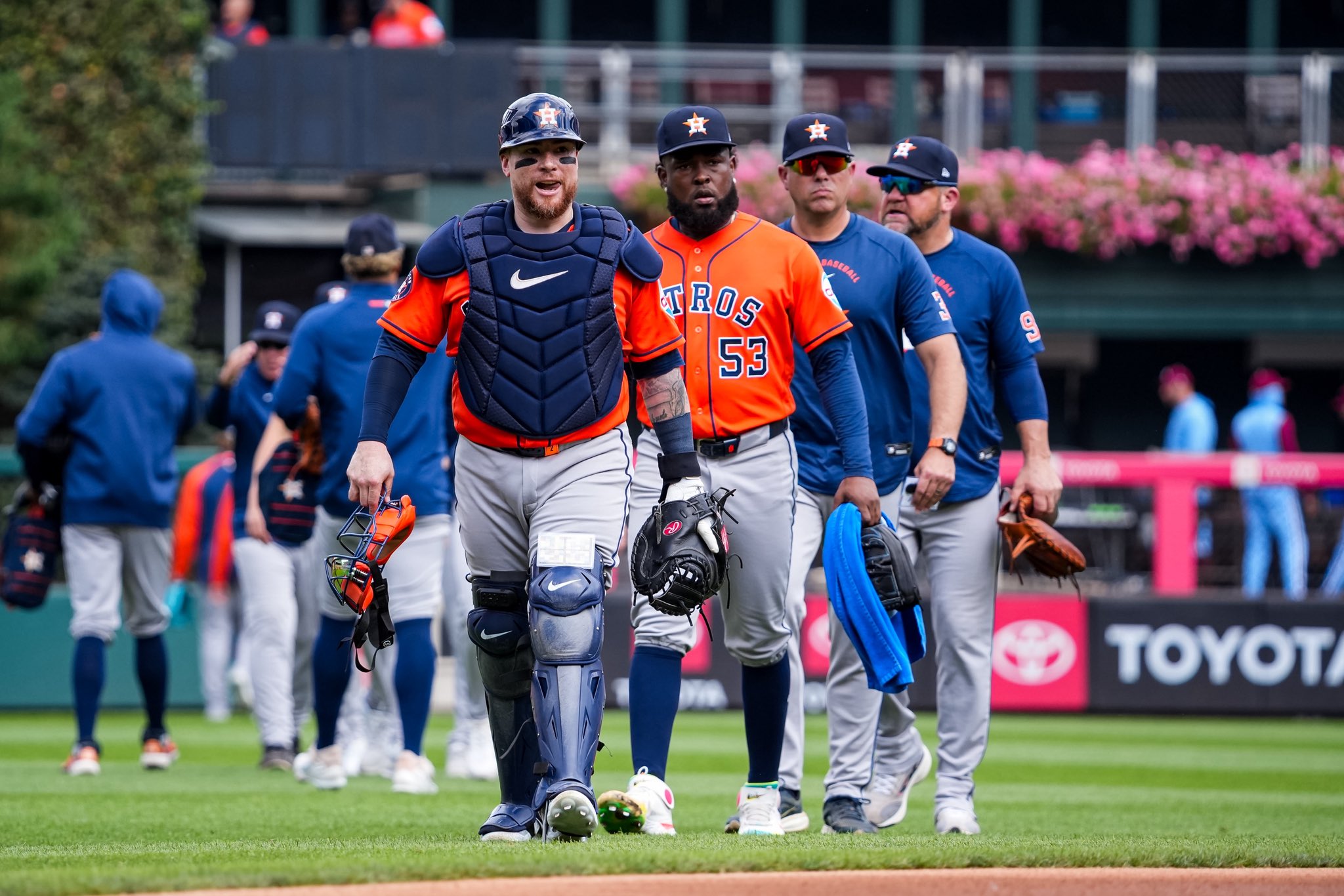 Late Cam Smith Homer Propels Astros to 2-1 Win and Series Victory Over Phillies